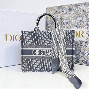 <AUTHENTIC>Dior Book Tote Medium in Blue
